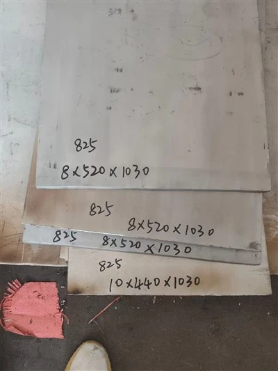 Lydinys 825 Plokštelė – 520 × 1030 × 8 mm